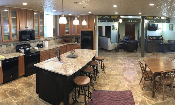 Dubuque County House | Historical Church 3BR Hideaway