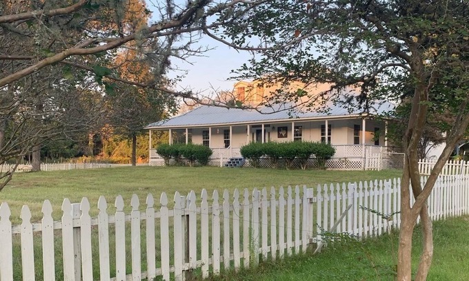 Conroe Other | Historical Farmhouse near the city