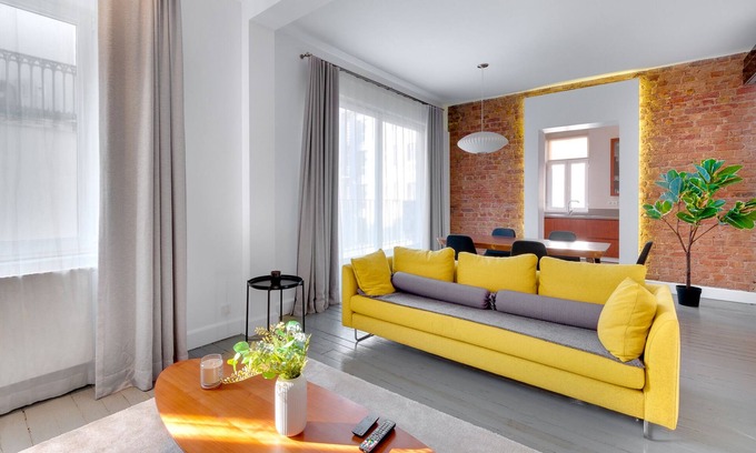 Pera Apartment | Historical Flat with Balcony near Galata Tower
