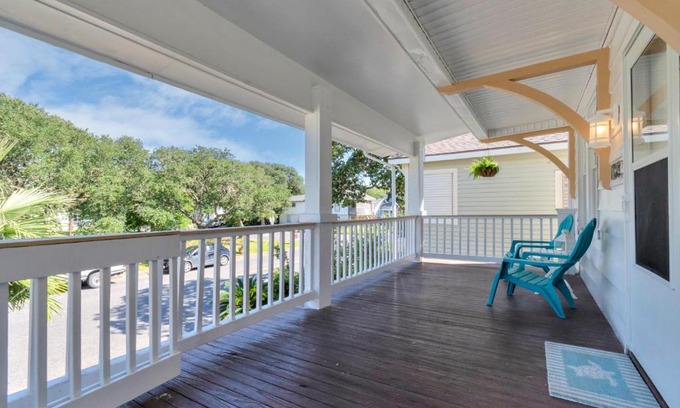San Jacinto House | Historical Galveston House - 2 min drive to sand!