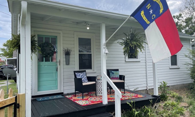 Morehead City Cottage | Historical guest house featured on HGTV's Beachfront Bargain Hunt Renovation!