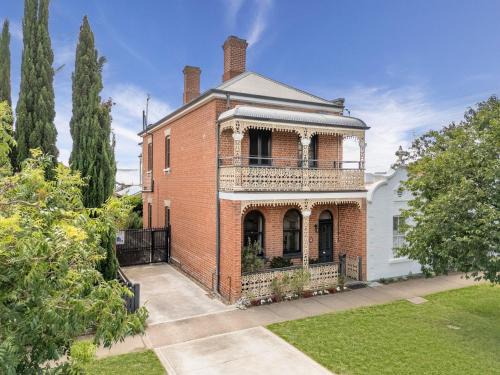 Bathurst House | Historical home is a cosy stay located in central Bathurst