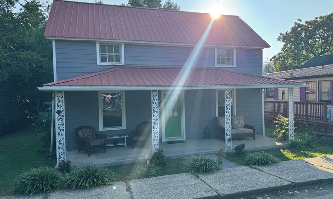 Hot Springs House | Historical Home With high speed WiFi and AC in Hot Springs NC
