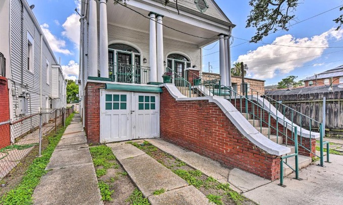 Mid-City House | Historical NOLA Home about 3 Mi to French Quarter