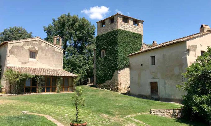 Amelia Apartment | Historical, restored borgo with little church, wide nature + priv. lake