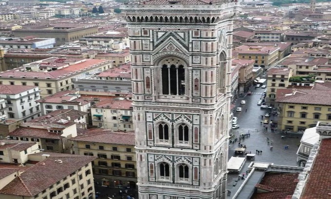 Duomo Apartment | HISTORY AT YOUR DOORWAY-OPPOSITE ST JOHN BAPTISTERY