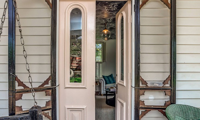 Leipers Fork House | History Meets Luxury at Dreamy Leiper's Fork Village Cottage, Walk to Everything