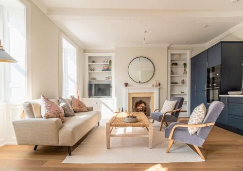 Chipping Norton Apartment | Hitchmans Mews - Stunning 2BD in Chipping Norton!