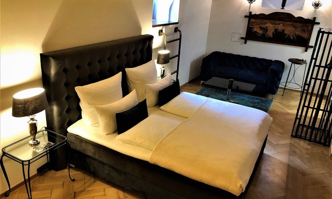 Freiburg im Breisgau Apartment | HLH Exklusives Suite Colloseum