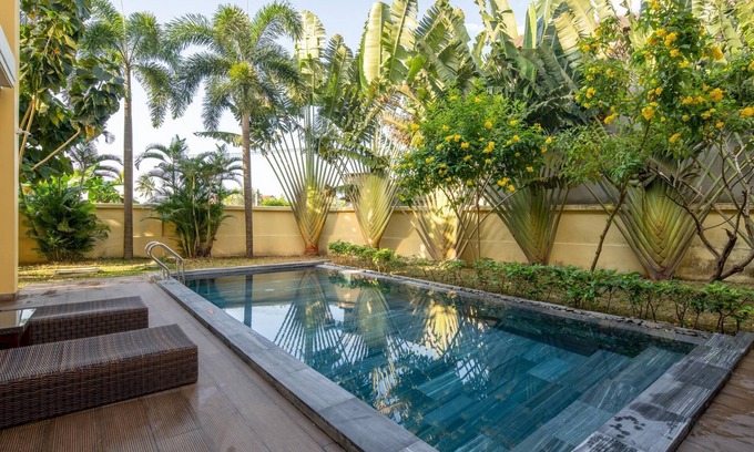 Cam Chau Hotel | Hoa Co Villas