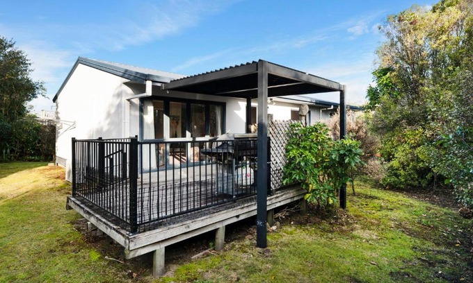 Kuratau House | Hoani Honey - Kuratau Holiday Home