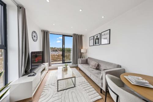 Waltham Forest House | Hobson Woods Apartments