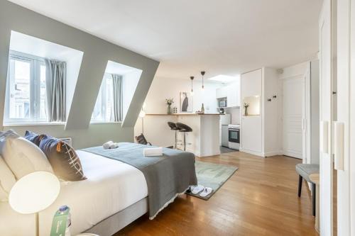Faubourg-du-Roule Apartment | Hoche - Studio - 2 people