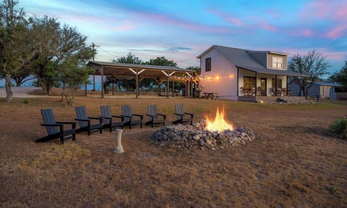 Boerne House | Hochland Haus Hill Country Views