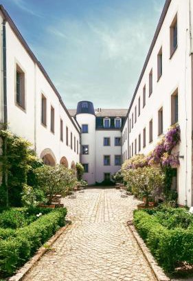 Innere Neustadt Hotel | Hofgarten 1824 Hotel garni