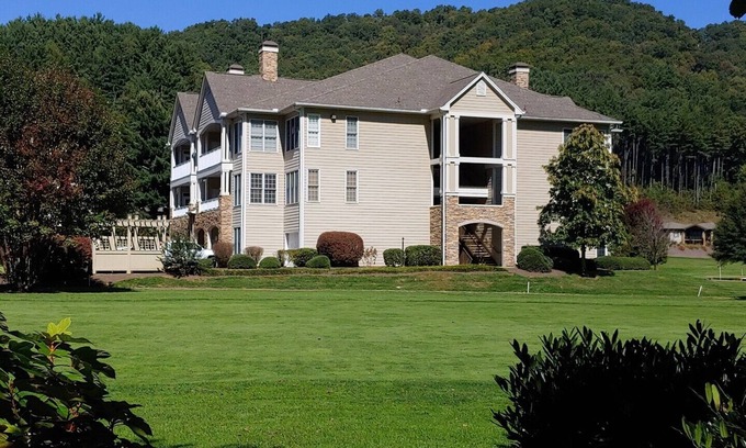 Maggie Valley Condo | Hole in One Mountain Retreat 2 Bedroom, 2 Bath, Beautiful View,