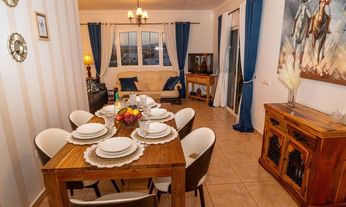 Caleta de Fuste Apartment | Hole-In-One – Penthouse by the ocean & golf course