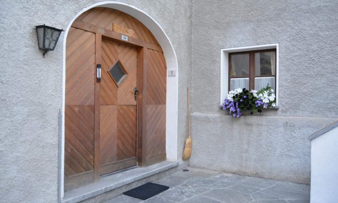 La Punt-Chamues-ch Apartment | Holiday apartment La Punt-Chamues-ch for 1 - 4 persons with 2 bedrooms - Holiday apartment