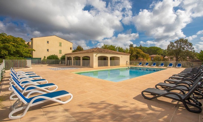 Plan-de-la-Tour Apartment | Holiday Apartment with Mountain View, Shared Pool and Wi-Fi