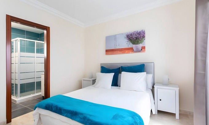 El Guincho Apartment | Holiday Apartment 'Rolycar 101' with Private Terrace and Wi-Fi