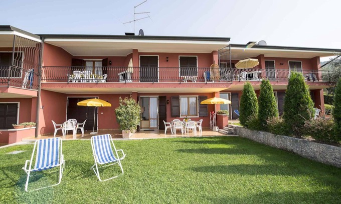 Frader Apartment | Holiday apartment with terrace and beautiful lake view