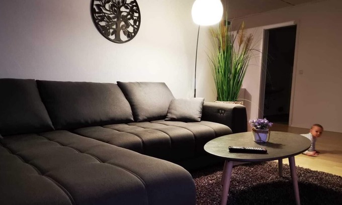 Rotthalmuenster Apartment | Holiday Apartment Ferienwohnung am Kirchfeld with Shared Garden & Wi-Fi