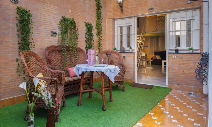 Encarnacion-Regina Apartment | Holiday Apartment "Ático Penthouse Seville Terrace Dup" with Private Terrace, Balcony & Wi-Fi