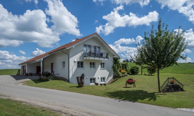 Neukirch Apartment | Holiday Apartment "Birke" with Wi-Fi, Mountain View, Balcony & Garden