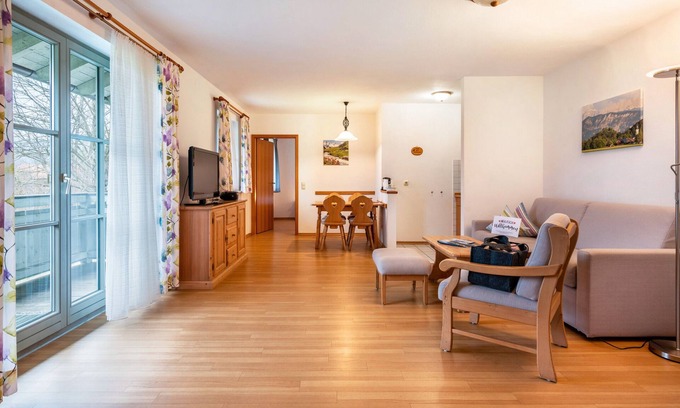 Oberaudorf Apartment | Holiday Apartment 'Brünnstein-Zimmer 11' with Pool, Shared Garden and Sauna