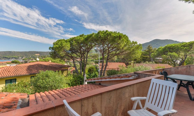 Procchio Apartment | Holiday Apartment 'Casa Elba' with Terrace and Wi-Fi