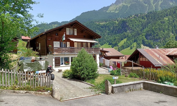Lauterbrunnen Condo | (Holiday apartment Vreneli) Chalet in the Gässli, 1- 3 persons
