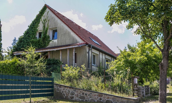 Joachimsthal Apartment | Holiday Apartment "Schorfheide" with Private Terrace & Wi-Fi
