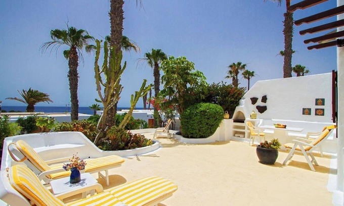 Playa Blanca Apartment | Holiday Apartment Puerto Chico C by Beach with Shared Pool & Wi-Fi