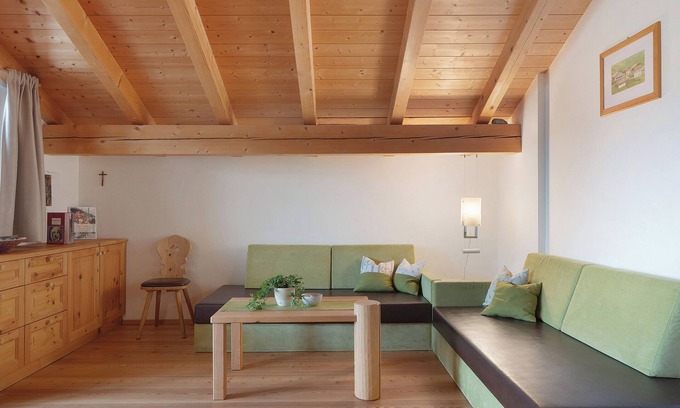 Campolasta Apartment | Holiday Apartment 'Garmesegghof' with Mountain View, Shared Garden and Wi-Fi
