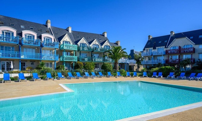 Guilvinec Apartment | Holiday Apartment "L'Eclose Cap Marine" with Sea View, Shared Heated Pool & Wi-Fi
