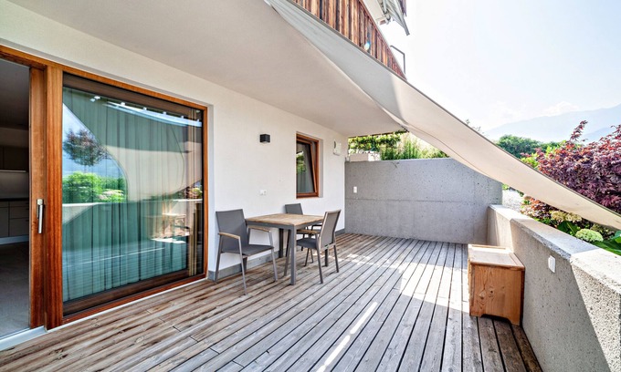 Laces Apartment | Holiday Apartment "Langstein Golden" with Mountain View, Shared Terrace & Wi-Fi