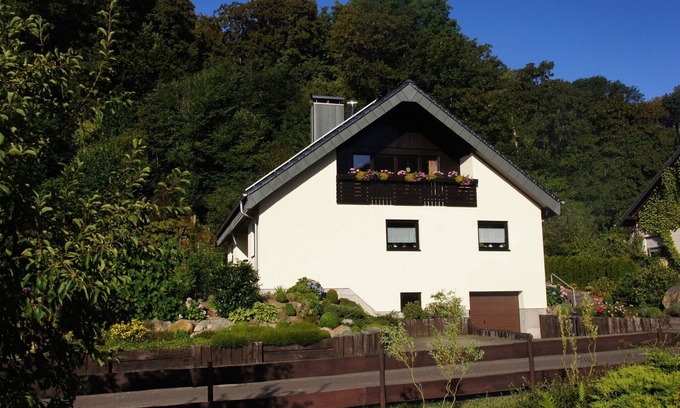 Abentheuer Apartment | Holiday Apartment "Rauber Marie Theres" with Private Garden, Balcony & Wi-Fi