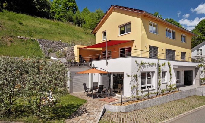 Steinach Apartment | Holiday Apartment "Rebenrain" with Private Terrace & Balcony