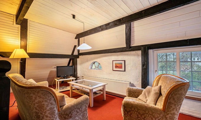 Rodenas Apartment | Holiday Apartment 'Rosenwohnung' with Shared Garden and Wi-Fi