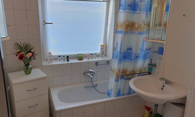 Schilksee Apartment | Holiday Apartment 'Strandperle-Schilksee' with Sea View, Conservatory and Wi-Fi