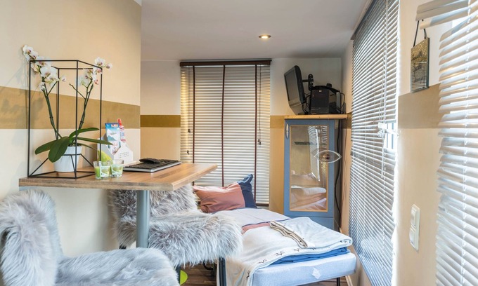 Stockach Apartment | Holiday Apartment "Vogelvilla" near lake Constance with Wi-Fi & Wood Stove