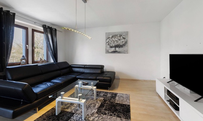 Herne Apartment | Holiday Apartment 'Wanne Eickel' with Balcony and Wi-Fi