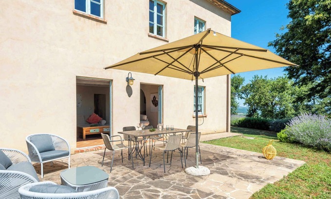 Trequanda Apartment | Holiday apartment with terrace, air conditioning and internet