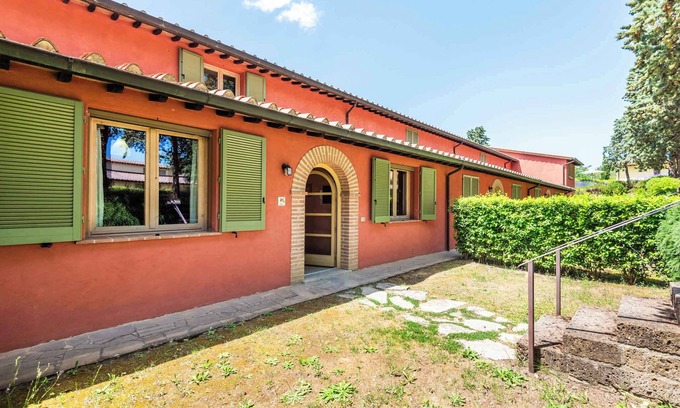 Trequanda Apartment | Holiday apartment with terrace, air conditioning and internet