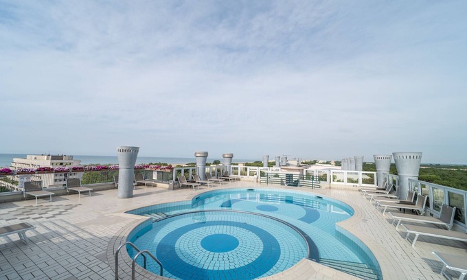 Bibione Apartment | Holiday apartment with pool and air conditioning