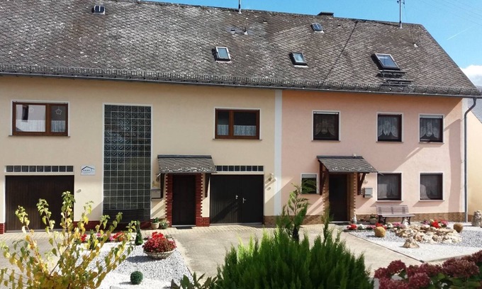 Niederburg House | * Holiday flat Muders for 8 people. - Holiday Region Mittelrhein - opposite Lorele