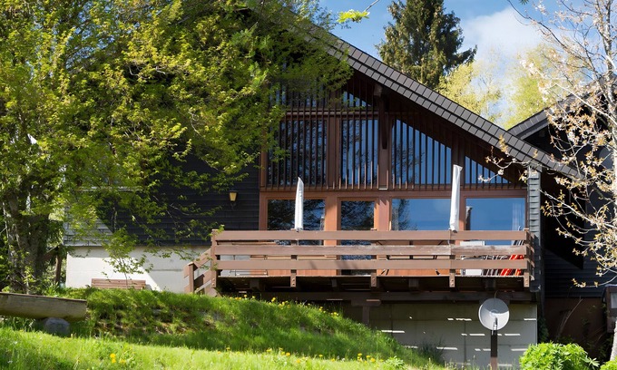 Bernau House | Holiday Home 'Casa Del Diavolo' with Shared Terrace, Balcony and Wi-Fi
