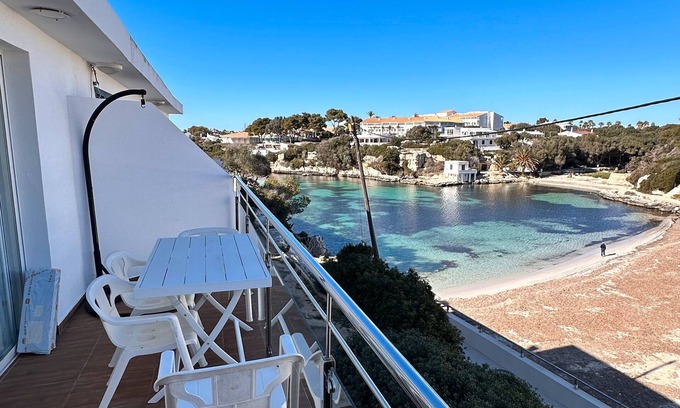 Santandria House | Holiday Home '5Sols, Acceso Directo A La Playa' with Sea View, Wi-Fi and Air Conditioning