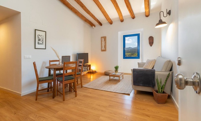 Santa Cristina de Aro Apartment | Holiday Home 'Mas Tinus - Laurel' with Mountain View and Wi-Fi