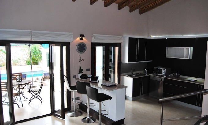 Santa Maria del Cami House | Holiday house Santa Maria del Cami for 1 - 7 persons with 3 bedrooms - Holiday house